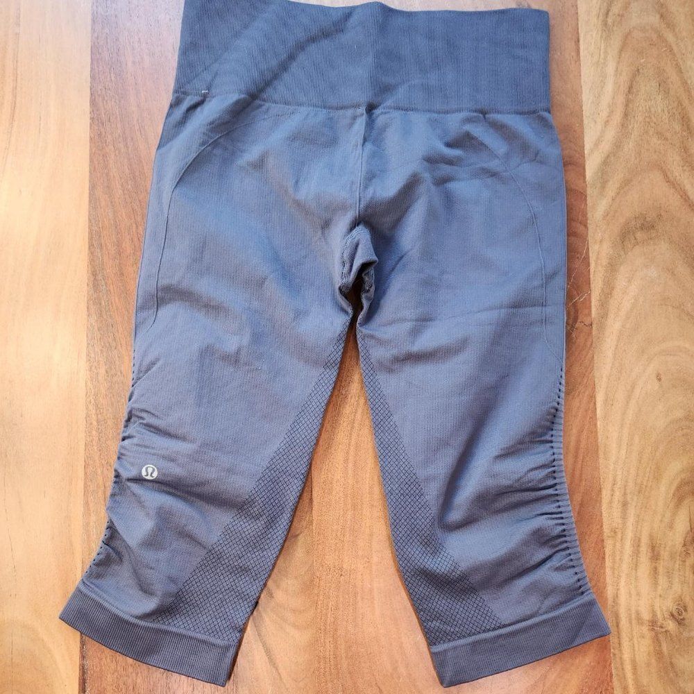 Lululemon In The Flow Crop II *Pattern - Picture 2 of 10